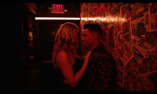 Rey Chavez – Admitelo [Official Video] Bachata 2019