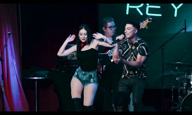 Rey Chavez – Anitta (LIVE – Flamingo Theater Bar)